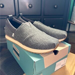 TOMS women’s size 8 Alpargata Resident Gray Slip-On Shoes